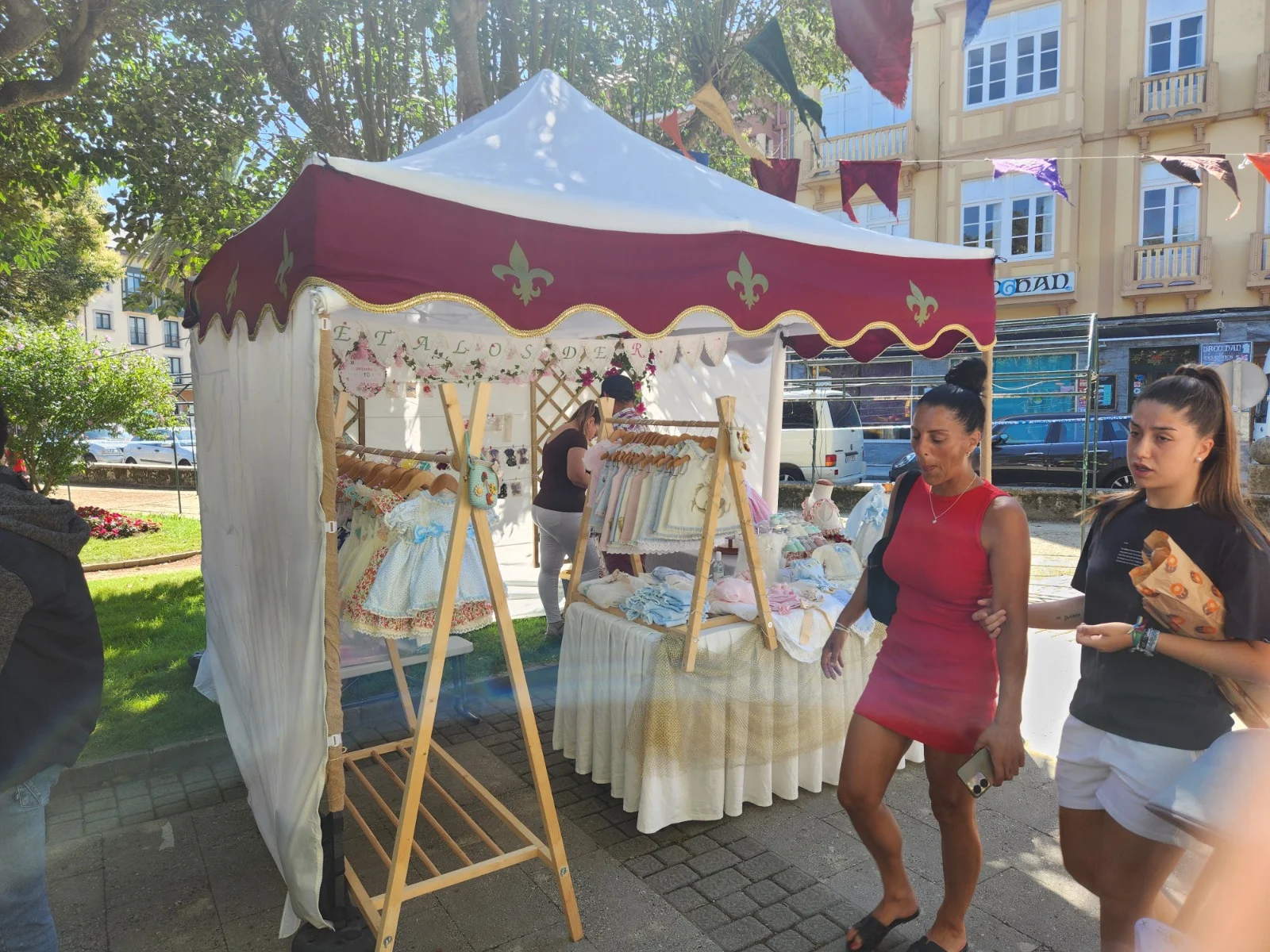 Puesto decorado en un mercado temático de Kira Eventos en Asturias